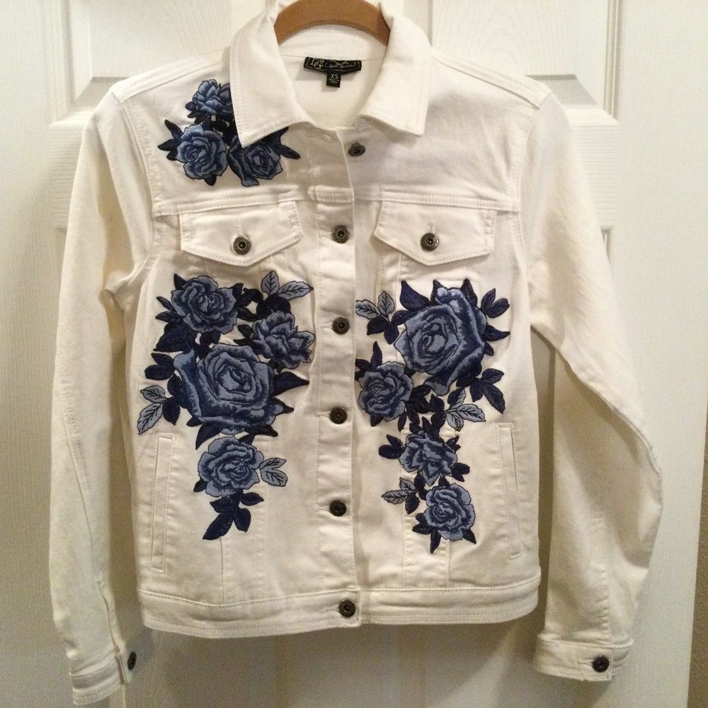 NEW! EMBROIDERED Jean Jacket White XS by DG2 - NWT